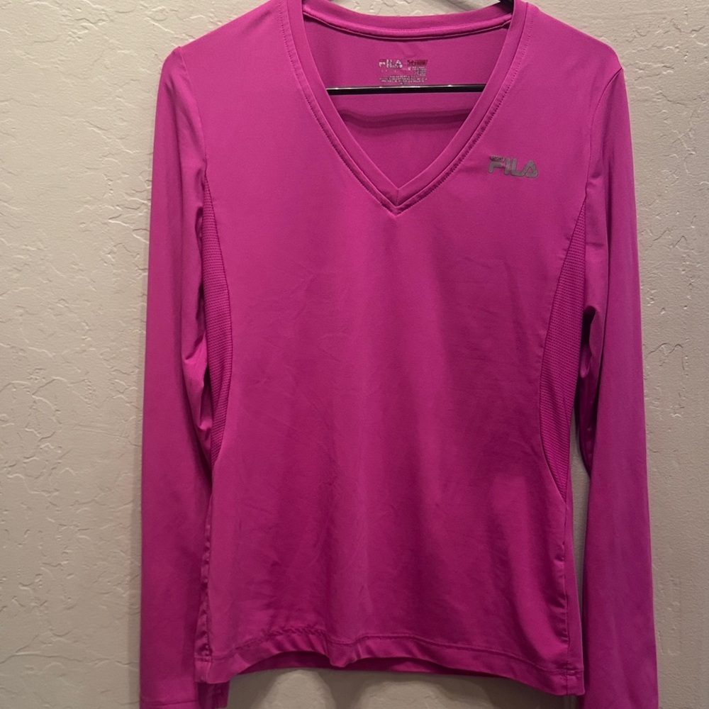 Fila Women's Pink Long Sleeve V-Neck Top / R28